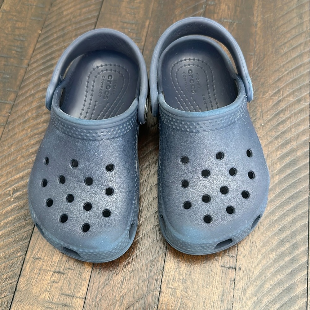 Crocs Toddler Size 7 - Navy Blue